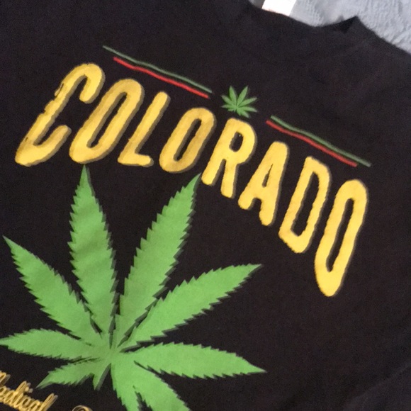 Size large black T-shirt featuring Colorado Medical/recreational. - Picture 2 of 5
